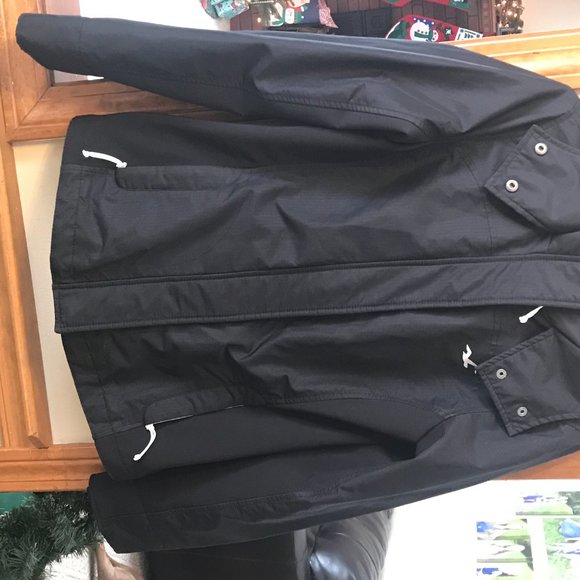 Hollister All-Weather Mesh-Lined Jacket - Picture 2 of 3
